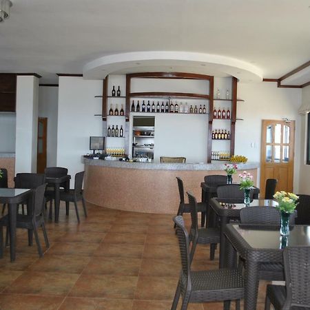 Lagoon Beach Resort Gitagun Ngoại thất bức ảnh