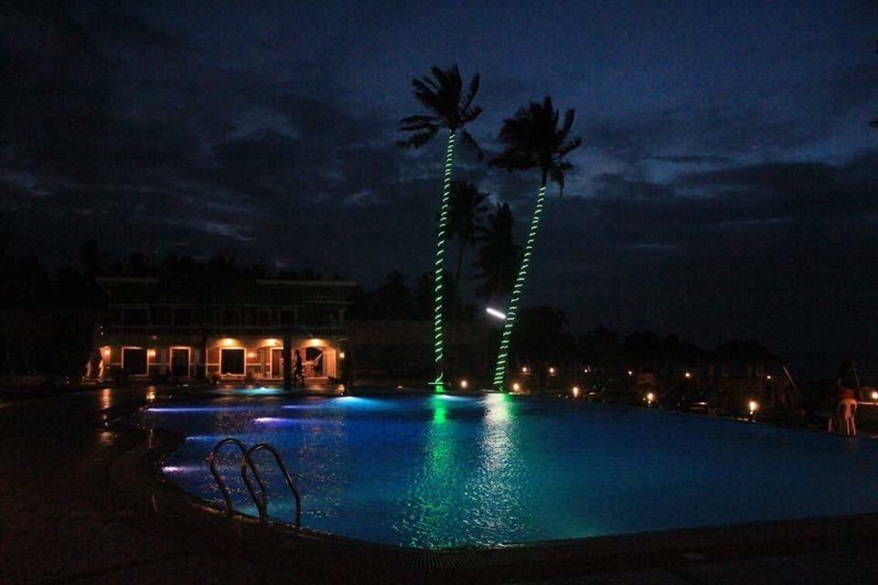 Lagoon Beach Resort Gitagun Ngoại thất bức ảnh