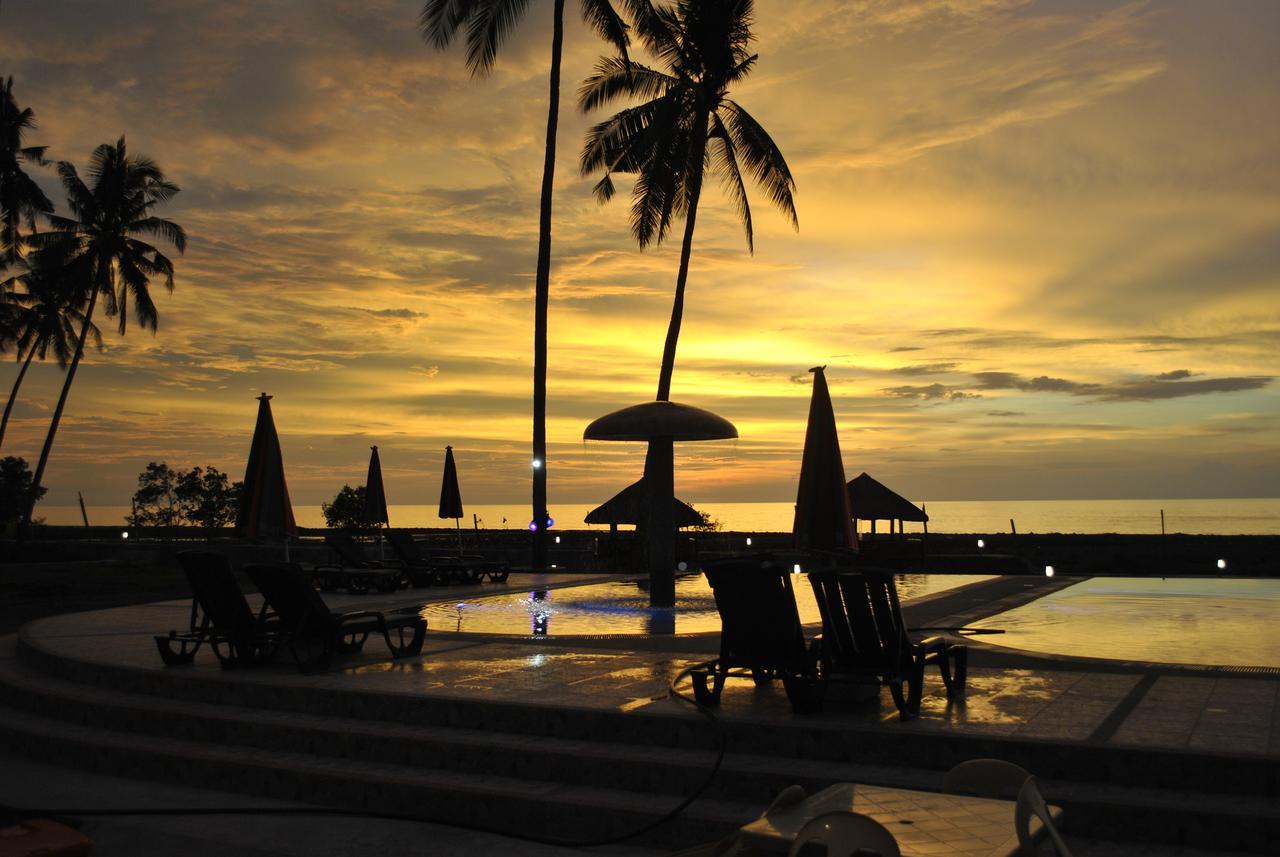 Lagoon Beach Resort Gitagun Ngoại thất bức ảnh
