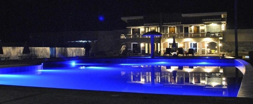 Lagoon Beach Resort Gitagun Ngoại thất bức ảnh