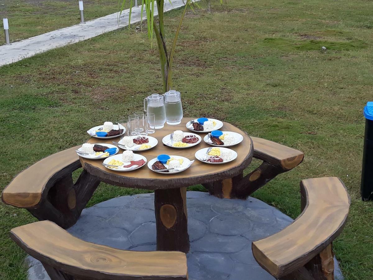 Lagoon Beach Resort Gitagun Ngoại thất bức ảnh